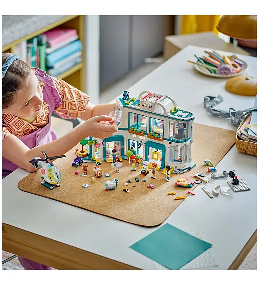 Lego kocke Friends Bolnica u Heartlake Cityju 42621