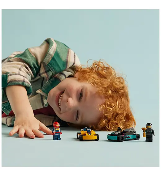 Lego kocke City Gokarti in dirkalci 60400