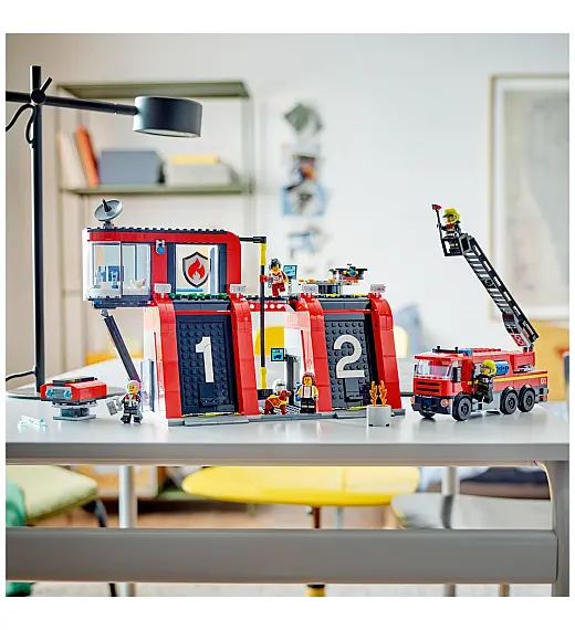 Lego kocke City Gasilska postaja z gasilskim vozilom 60414
