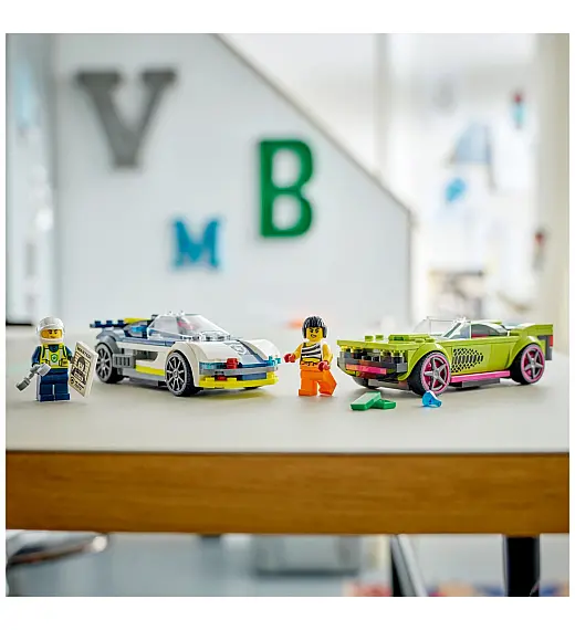 Lego kocke City Utrka policijskog i sportskog auta 60415