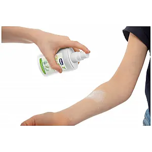 CHICCO zaščitna krema Naravno pomirjujoče in osvežilno pršilo, 100 ml