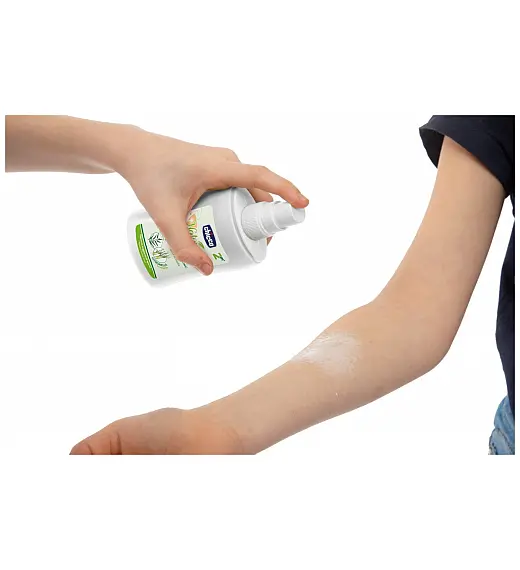 CHICCO zaščitna krema Naravno pomirjujoče in osvežilno pršilo, 100 ml Chicco