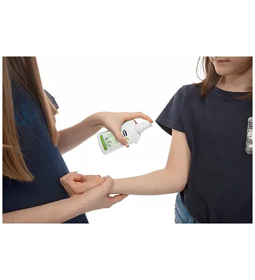 CHICCO zaščitna krema Naravno pomirjujoče in osvežilno pršilo, 100 ml Chicco