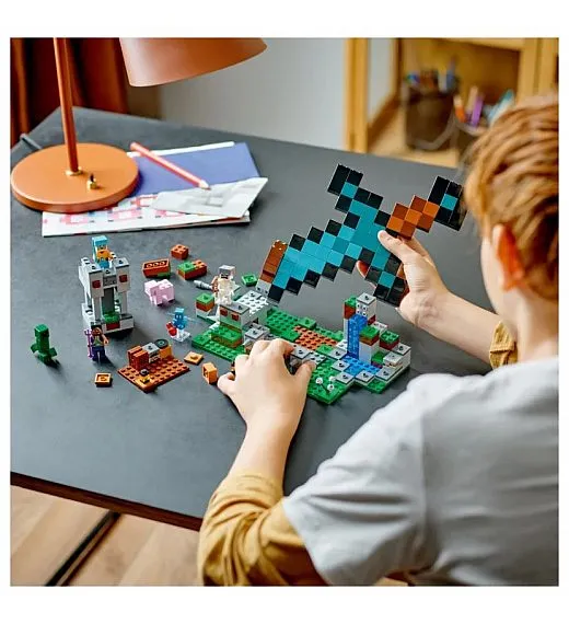 Lego kocke Minecraft Mečarska postojanka 21244 Lego