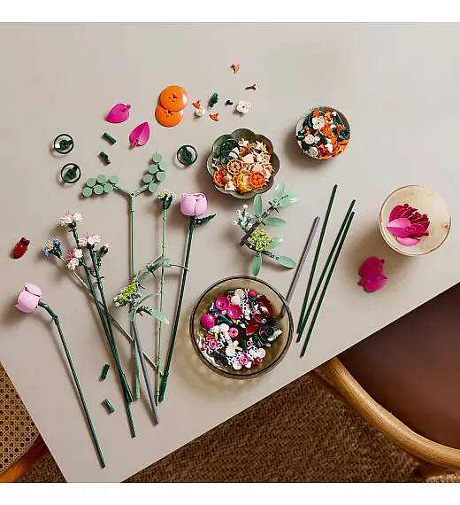 LEGO® Botanicals 10342 Čudovit šopek z rožnatimi cvetovi Lego