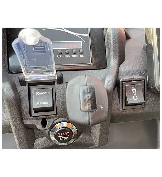 12V CAM-AM MAVERICK - dječji automobil na baterijem 4x4, crveni
