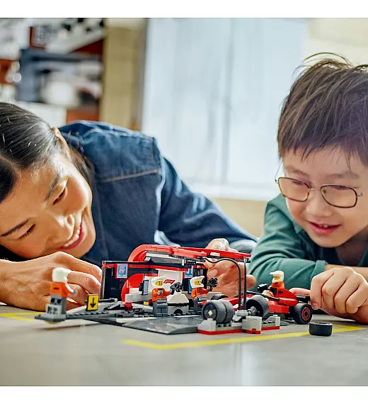 Lego® City 60443 Servisni boks in mehaniki z avtomobilom Ferrari F1® Lego