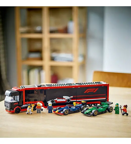 Lego® City 60445 Tovornjak F1® z dirkalnikoma F1® RB20 in AMR24 Lego