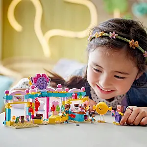 Lego® Friends 42649 Trgovina z bomboni v Heartlake Cityju