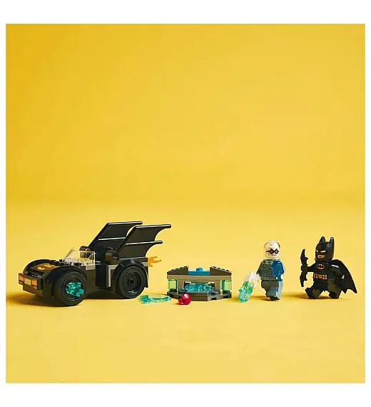 Lego® Super Heroes 76301 Batman™ in Batmobile™ proti G. Freezu™ Lego