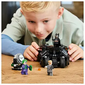 Lego® Super Heroes 76303 Batmanov™ Tumbler proti Two Faceu™ in Jokerju™