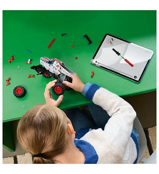 Lego® Technic™ 42200 Monster Jam™ ThunderROARus™ na poteg Lego