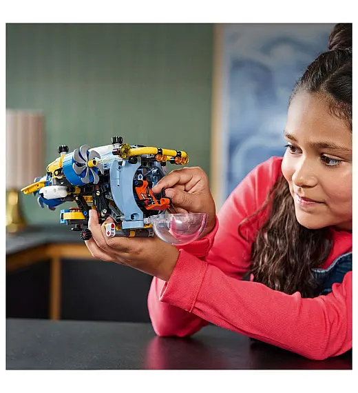 Lego® Technic™ 42201 Globokomorska raziskovalna podmornica Lego