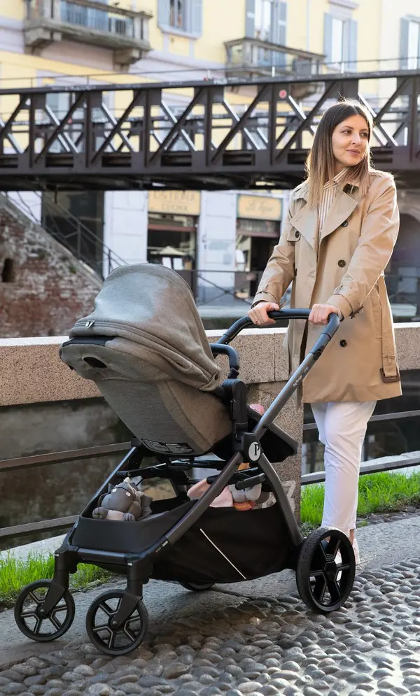 Mama na spehodu s Peg Perego vozičkom