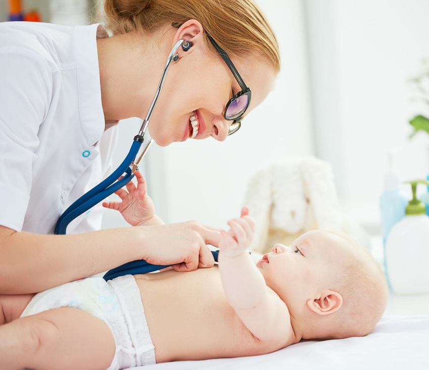 Dojenček pri pediatru