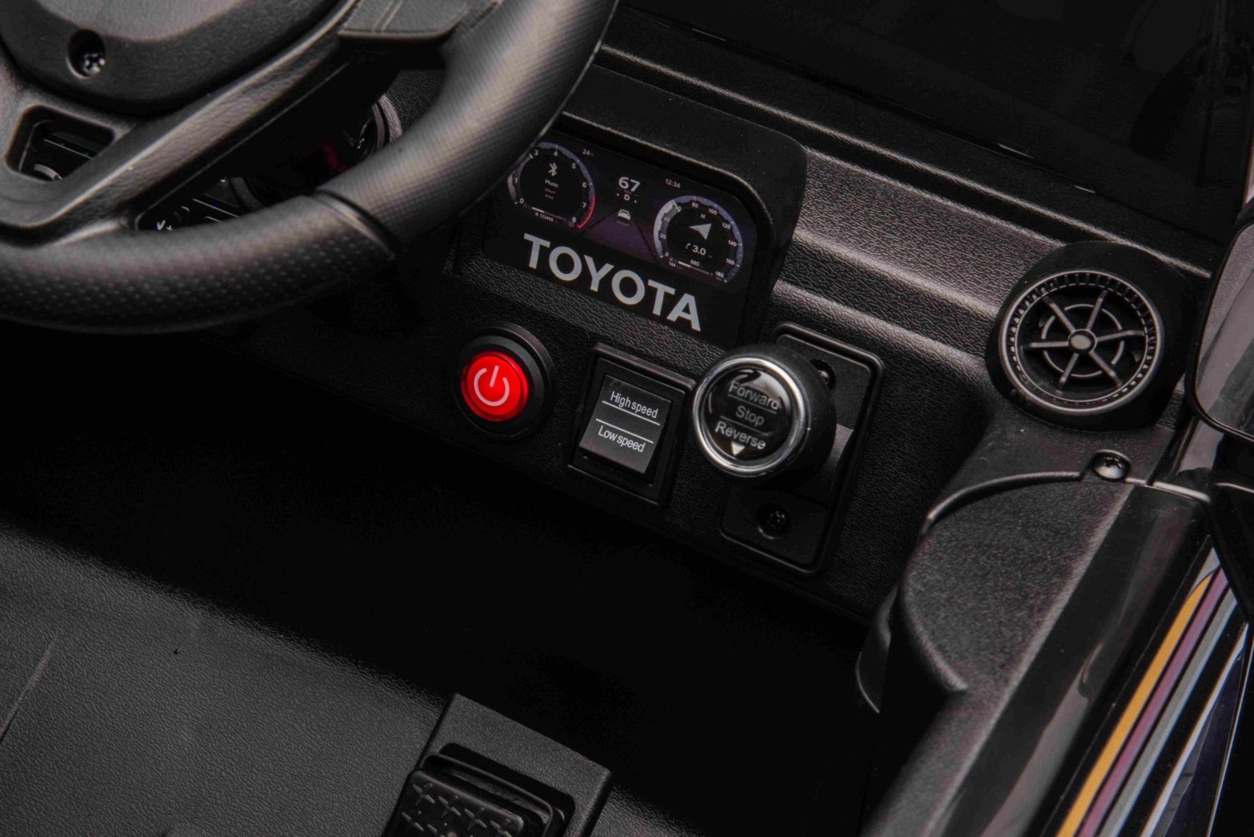 Armaturna plošča s prestavno ročico